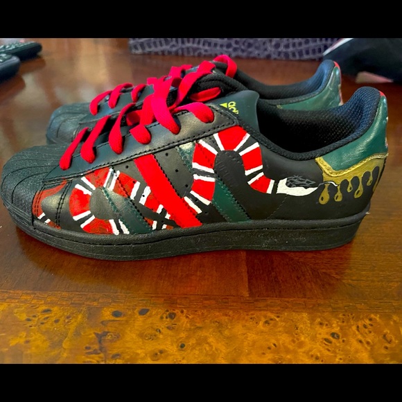 Superstar RARE Adidas Black Gold w Red, Green Stripes White Painted Snake Sz 4.5 - Picture 2 of 10